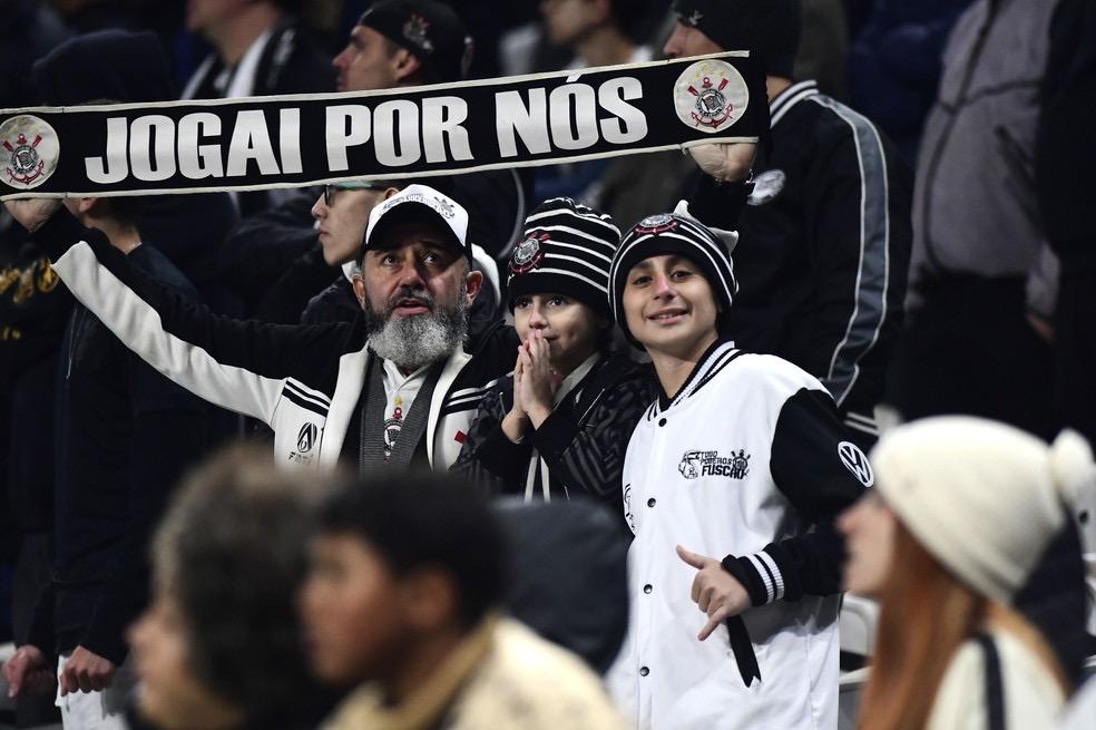 Opinião: Corinthians paga o preço de elenco mal montado e tem 21 dias para corrigir rota