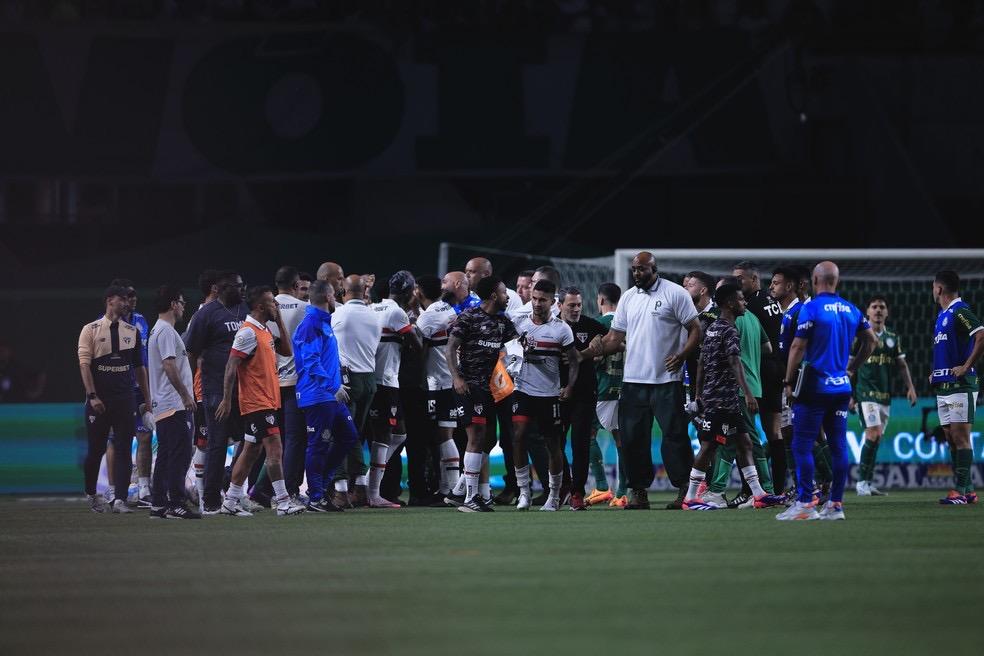 Palmeiras x São Paulo: Choque-Rei termina com briga entre jogadores no Allianz Parque