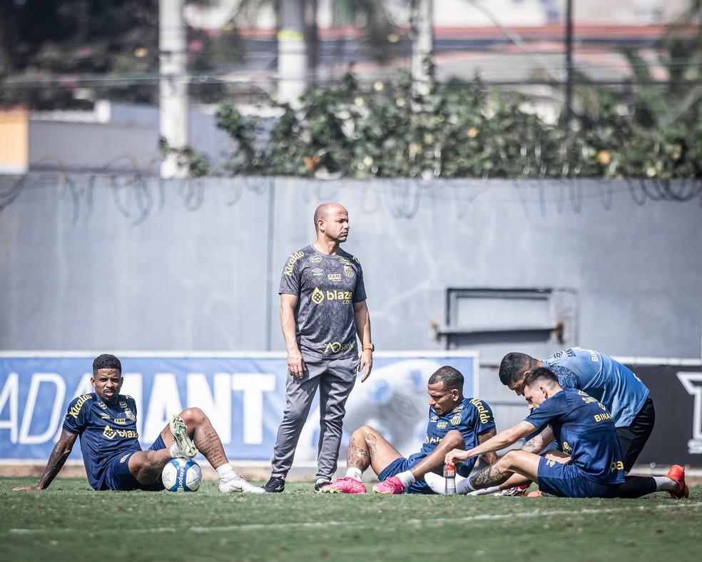 Santos abre returno para tentar melhorar pontuação e acelerar acesso à Série A; veja projeção