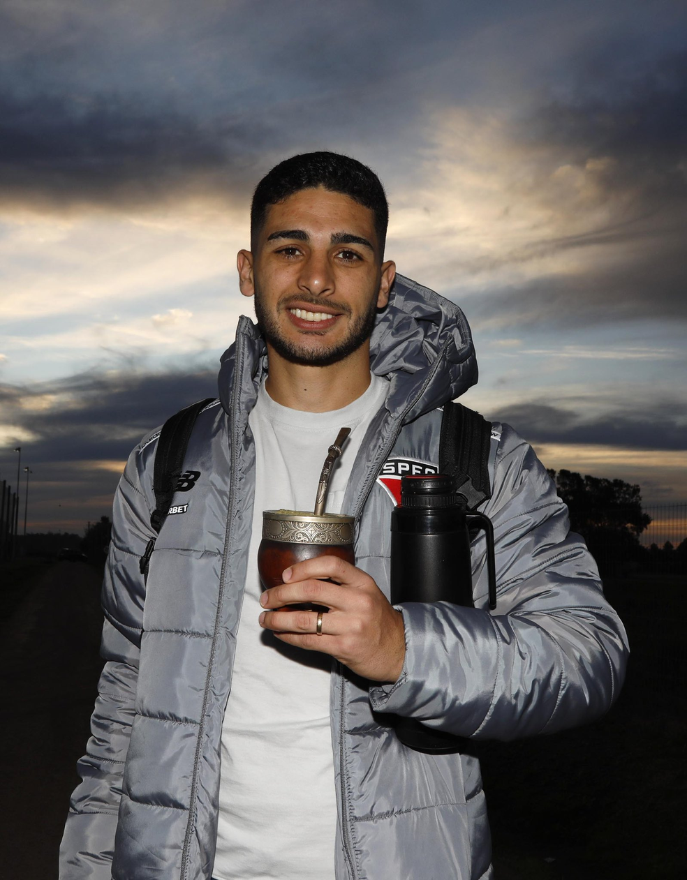 São Paulo treina com portões fechados no Uruguai e terá força máxima; veja relacionados