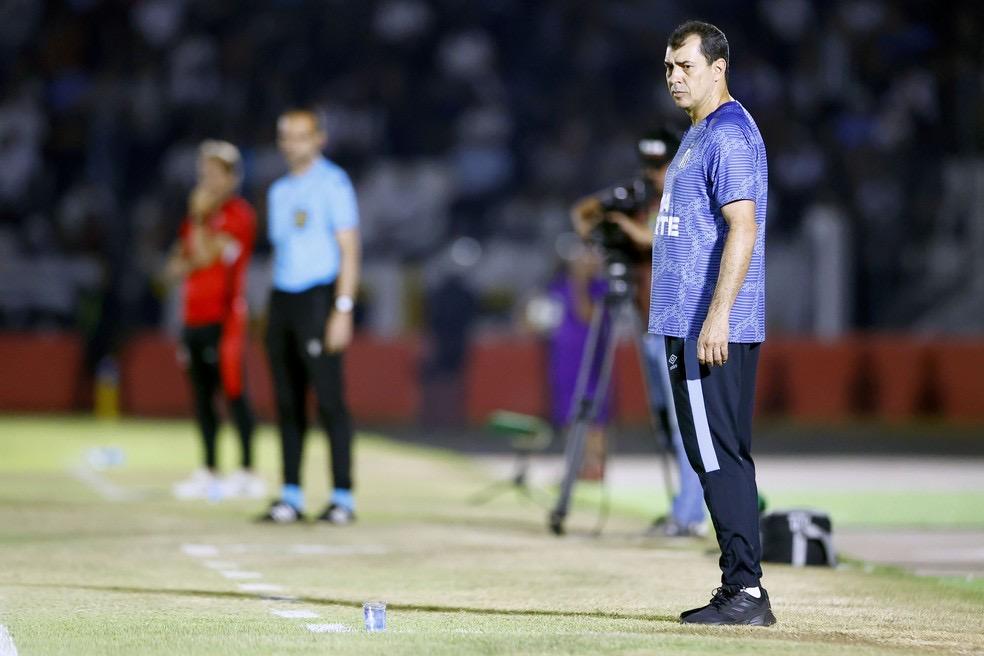 Carille valoriza vitória do Santos e faz contas por acesso e título da Série B: 