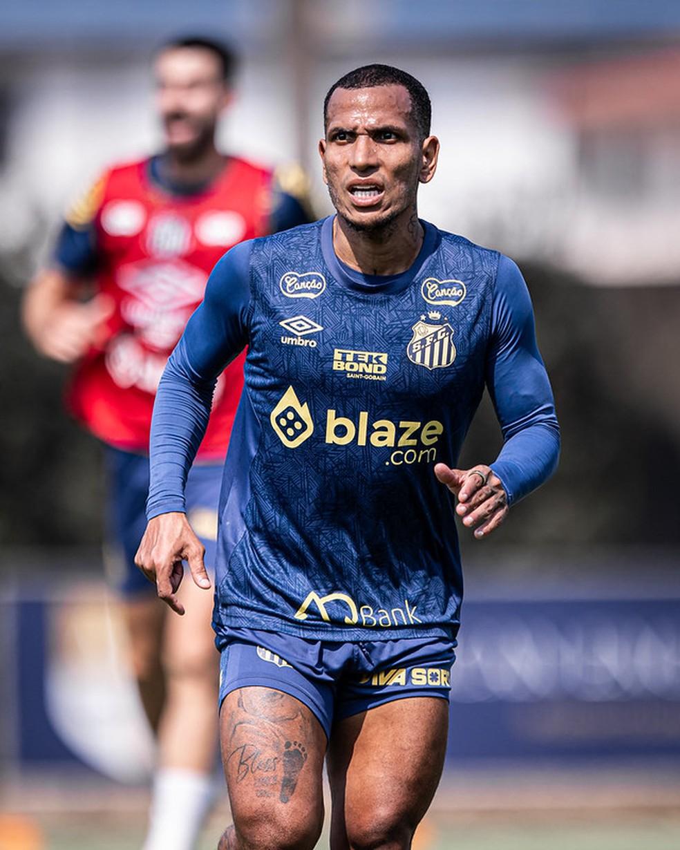 Escalação do Santos: Carille tem dúvida no ataque e retorno na lateral direita