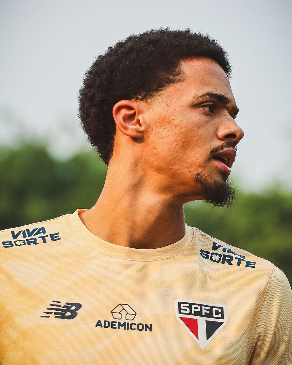 Nestor tem entorse e deve ser desfalque do São Paulo contra o Cruzeiro; Jamal treina