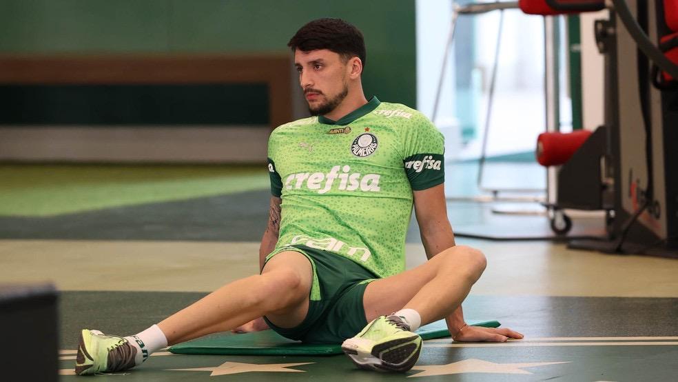 Palmeiras pode ter Piquerez de volta ainda este ano; veja como está a recuperação do lateral