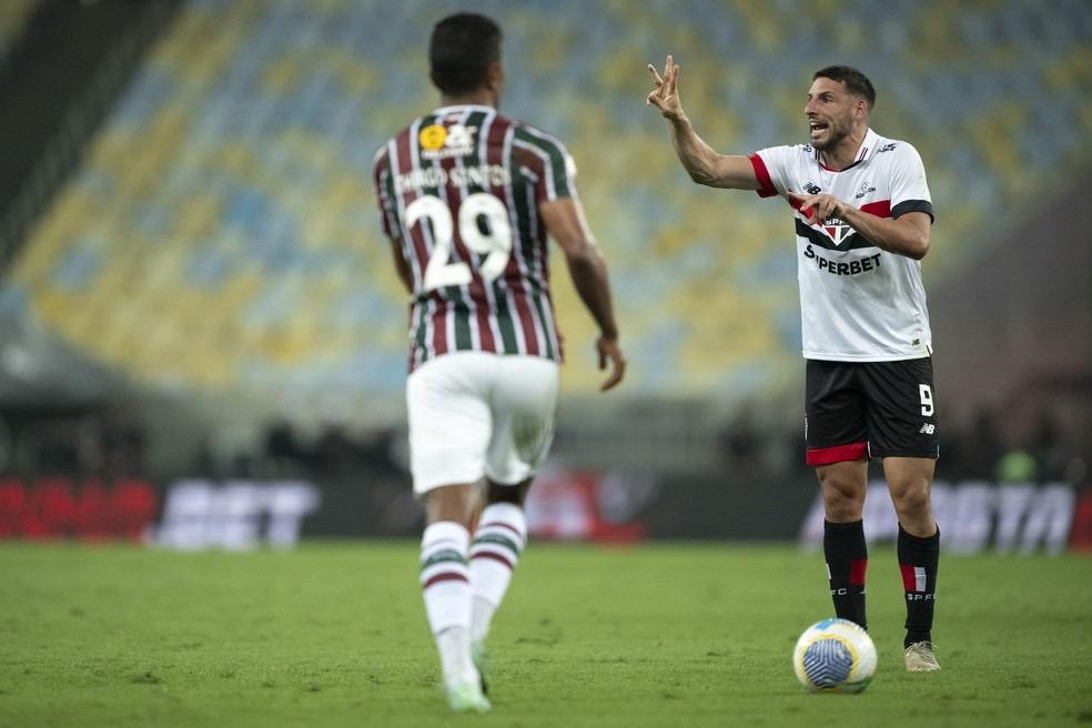 São Paulo irá reclamar na CBF de arbitragem da derrota para o Fluminense