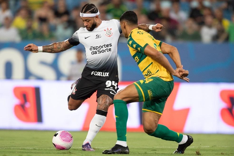 Análise: Corinthians respira e deixa o Z4 mesmo sem jogar bem. E isso pouco importa agora