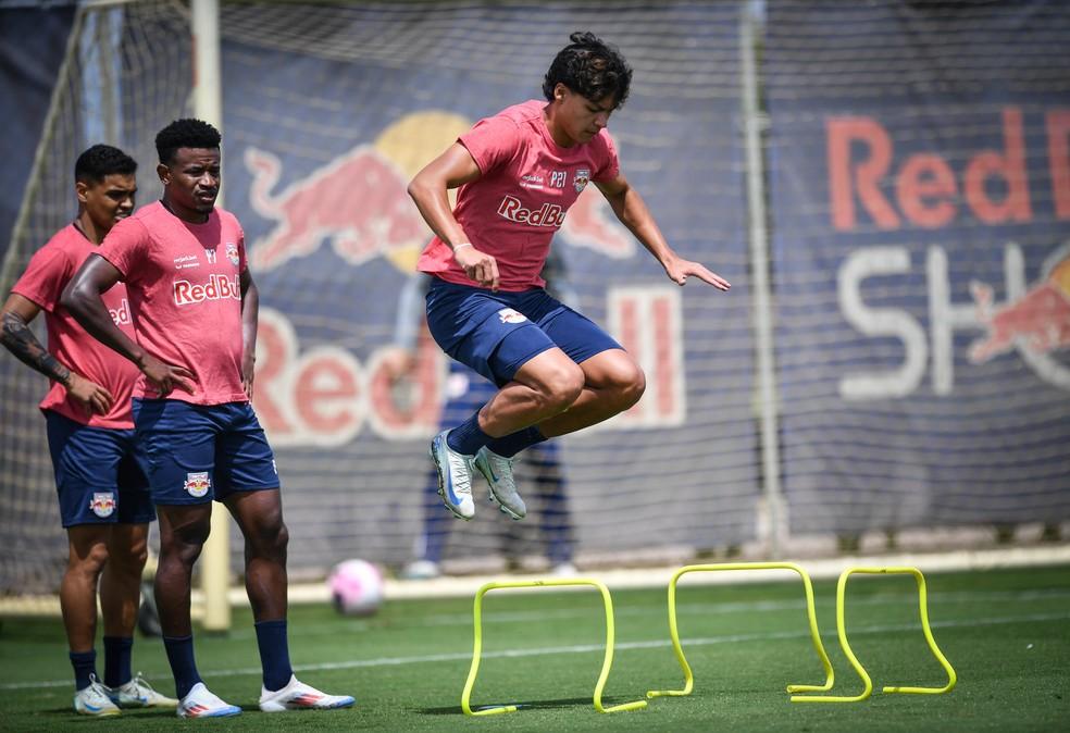 Auxiliar Anderson Marques comanda treino do Bragantino após saída de Pedro Caixinha