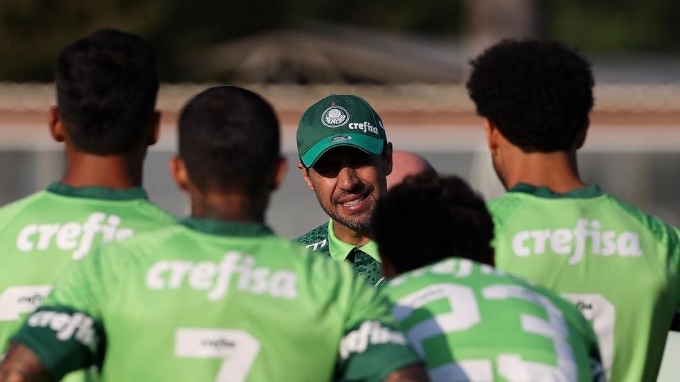 Entenda como Palmeiras se tornou o time com mais chances de levar o Brasileirão; simule a reta final