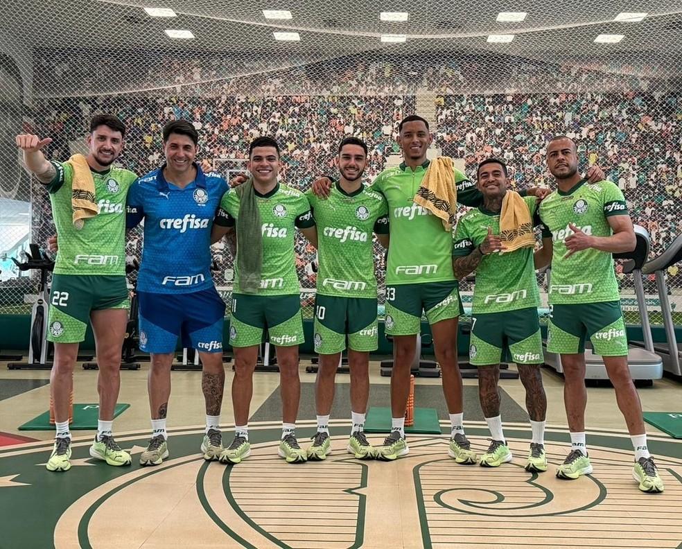 Entenda por que Dudu treina com lesionados do Palmeiras durante folga do elenco