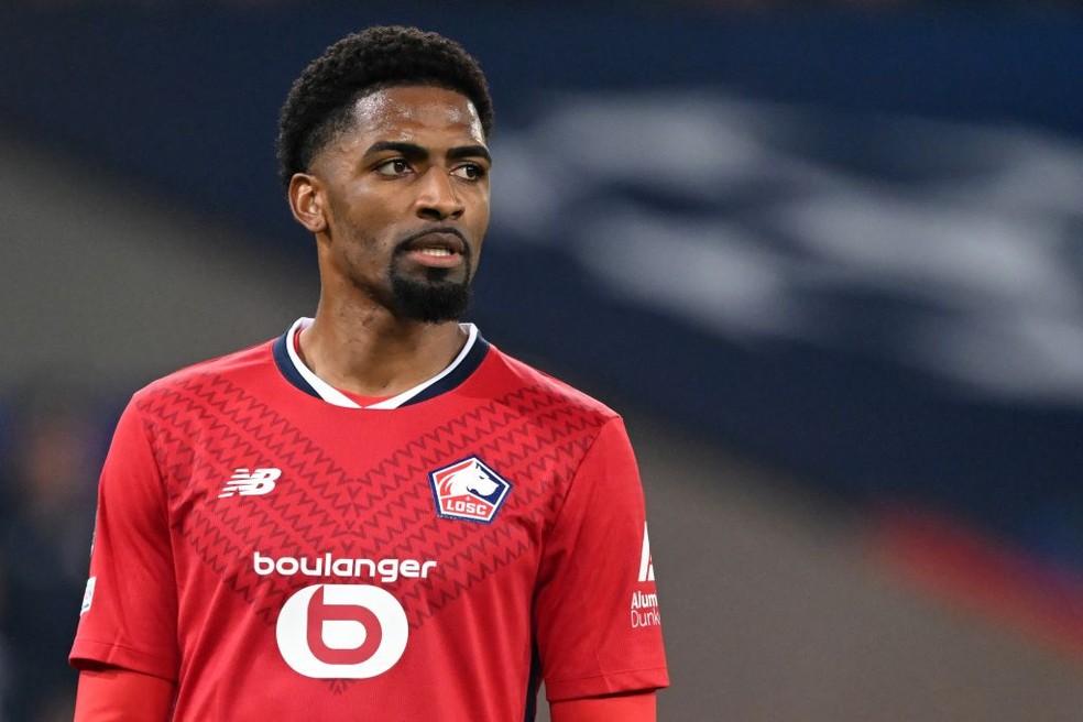 Do lixão à Champions: conheça a história de Alexsandro Ribeiro, zagueiro em destaque no Lille