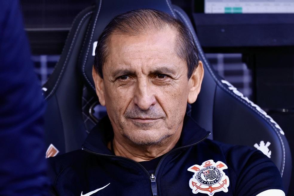 Ramón Díaz mira Libertadores e festeja arrancada do Corinthians: 