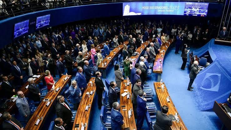 Câmara agiliza projetos de corte de gastos do governo em meio a impasse sobre emendas parlamentares