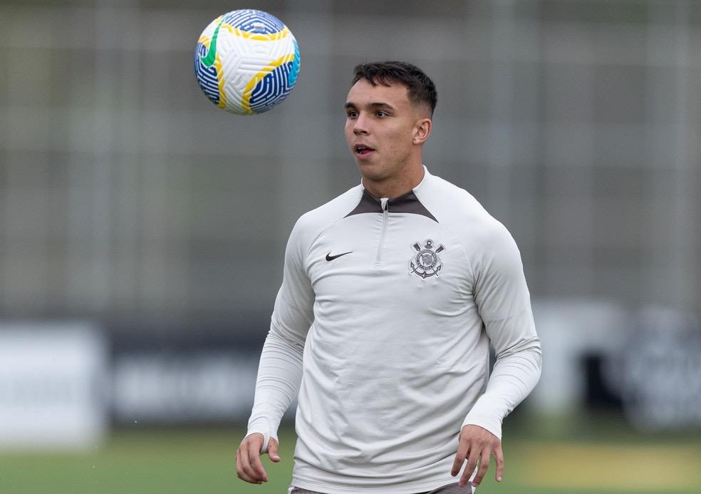 Corinthians tem três saídas de jogadores confirmadas para 2025 e segue em impasse com Giovane