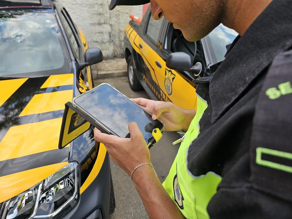 Com sistema modernizado, agentes de trânsito de Barueri adotam registro digital