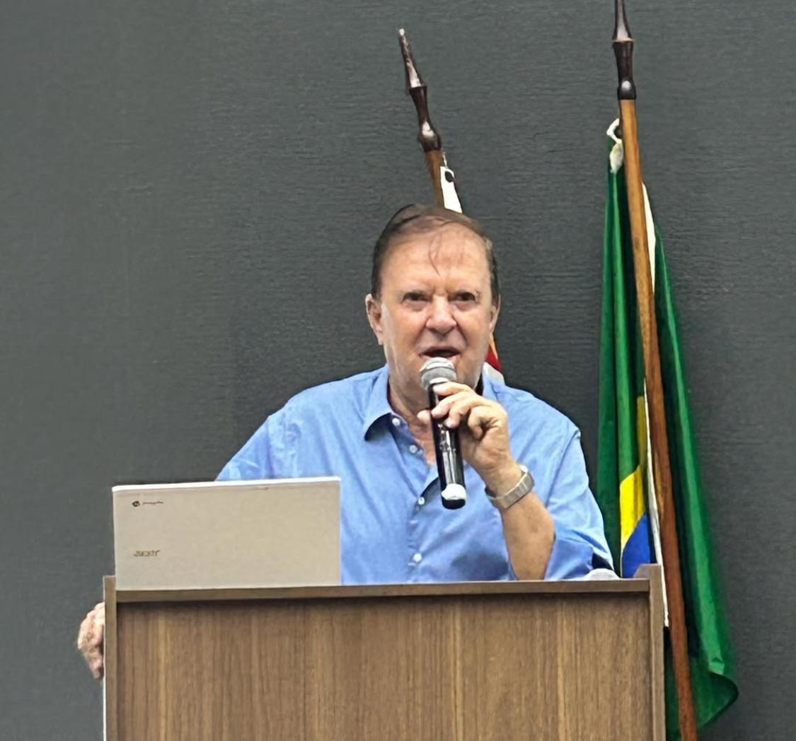 Celso Furlan entrega 70 mil kits escolares