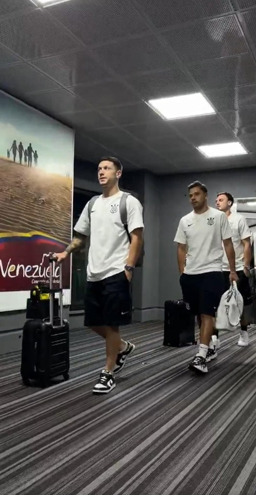 Corinthians chega à Venezuela para a estreia na Libertadores; Pedro Raul é cortado da viagem