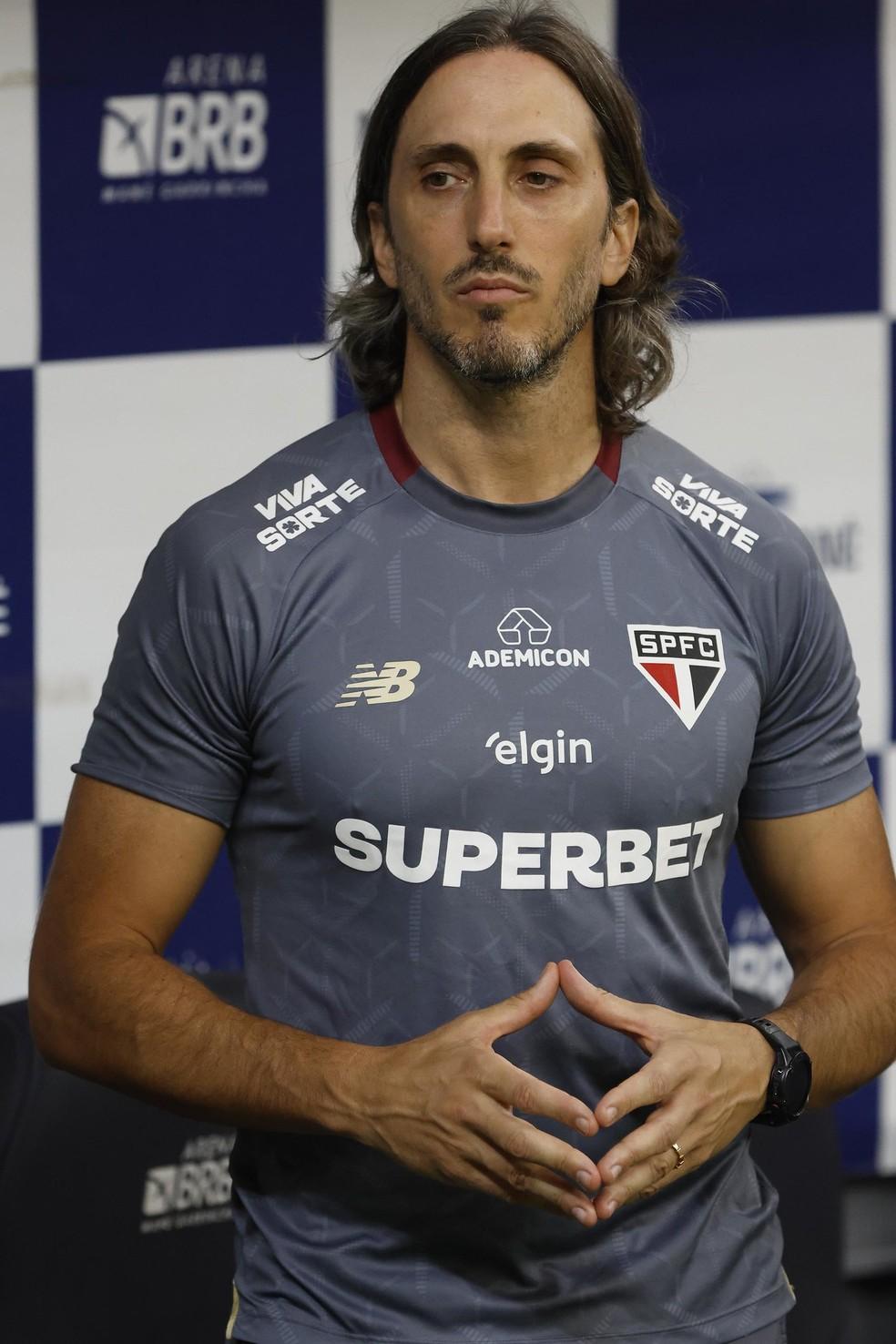 Zubeldía vê São Paulo em preparação e analisa empate com um a mais: 