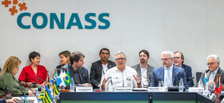 'Queremos uma agenda compartilhada', diz Padilha a gestores de estados e municípios