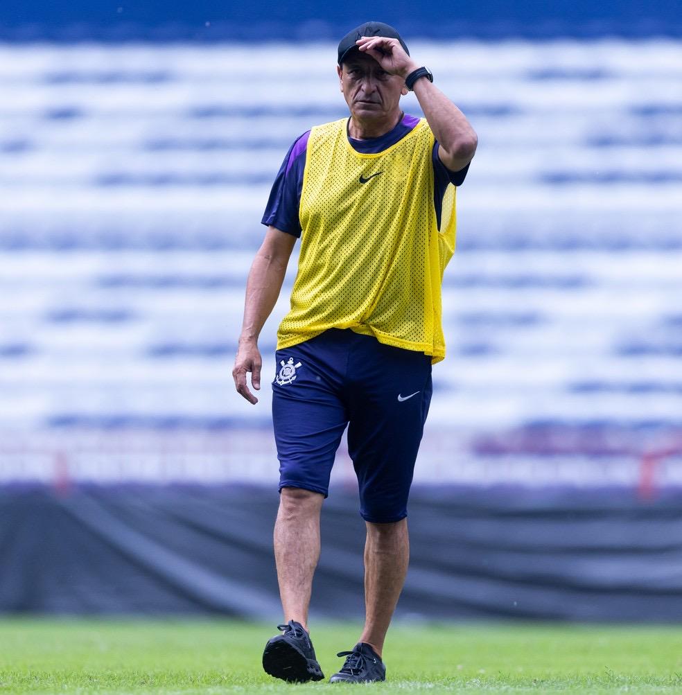 Ramón Díaz é contestado no Corinthians, e semi do Paulista vira decisiva para permanência