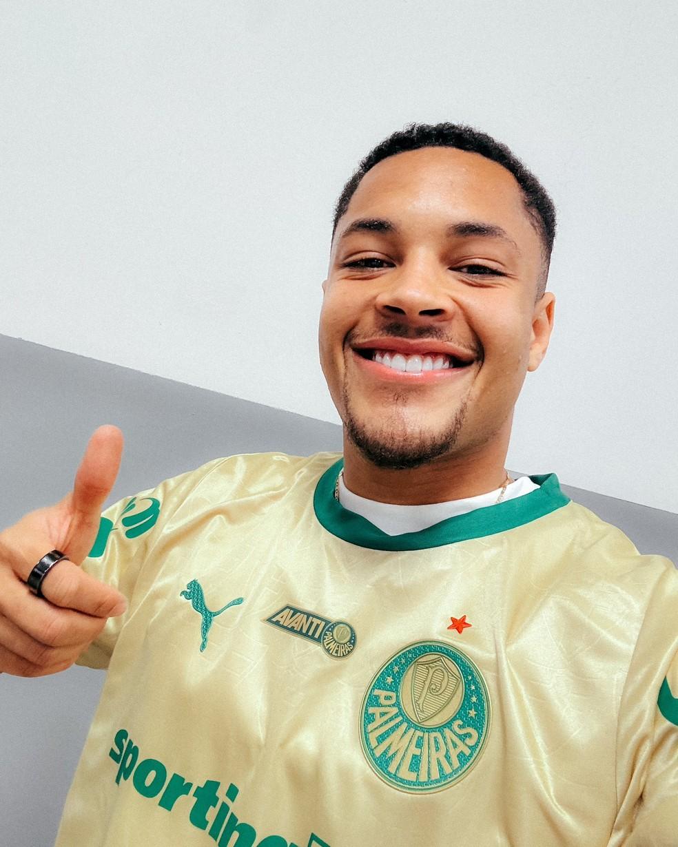 Vitor Roque chega ao Brasil e elenco do Palmeiras fica completo para o mata-mata; veja lista