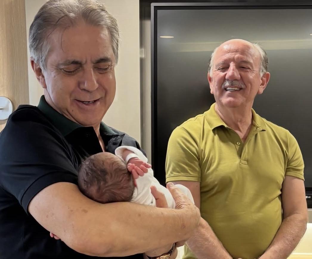 Acompanhado do Ex-prefeito Rubens Furlan, Beto Piteri visitou o filho do Rubinho e da Carol que nasceu na última semana