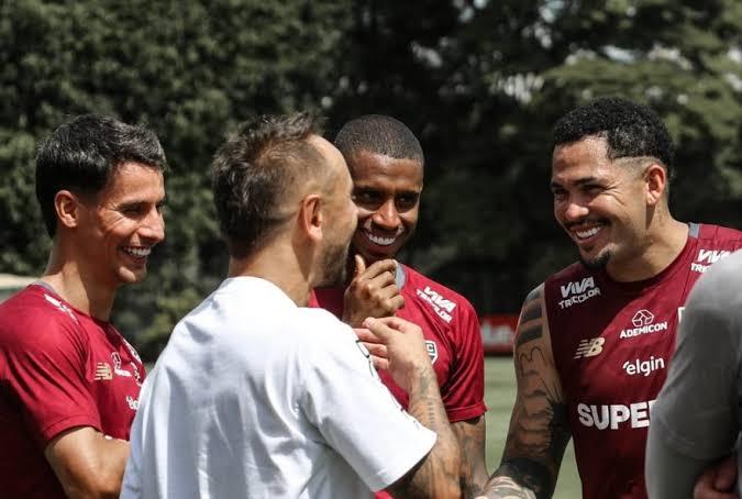 Escalação: São Paulo finaliza preparação para Libertadores e recebe visita de Rafinha