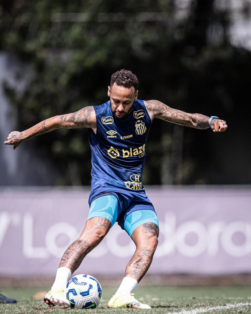 Neymar vê três times acima do Santos e diz: 