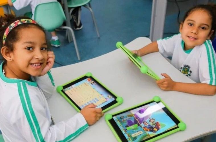 Vereadores aprovam moções com foco na Educação