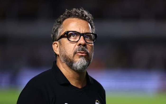 Cleber Xavier vê evolução no Santos, mas lamenta pontaria: 