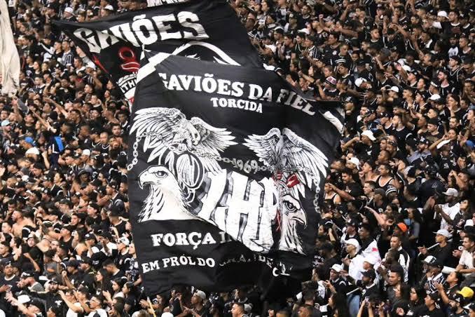 Gaviões da Fiel muda posição sobre impeachment de presidente do Corinthians
