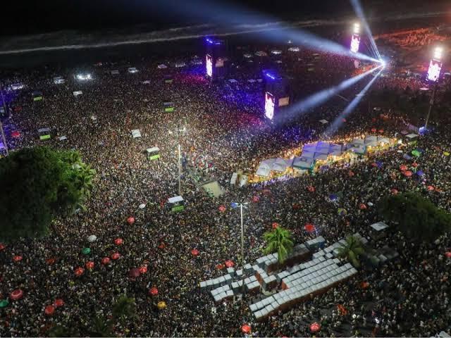 Lady Gaga reúne 2,1 milhões de pessoas em show histórico em Copacabana, diz Riotur