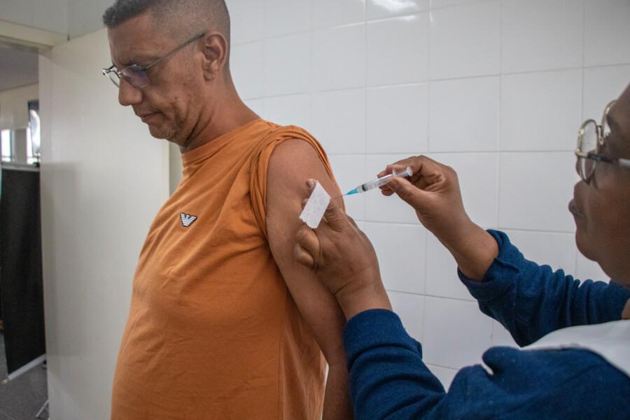 Prefeitura realiza Dia D de vacinação contra a gripe neste sábado (10) para grupos prioritários