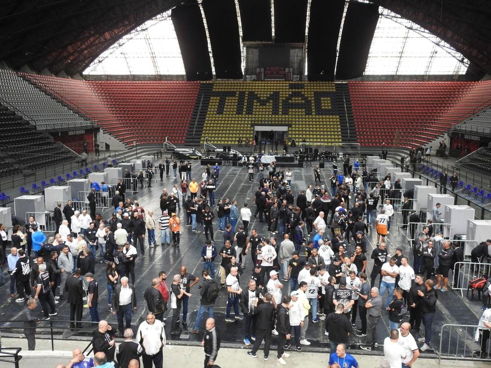 Sócios do Corinthians votarão impeachment de Augusto Melo em 9 de agosto