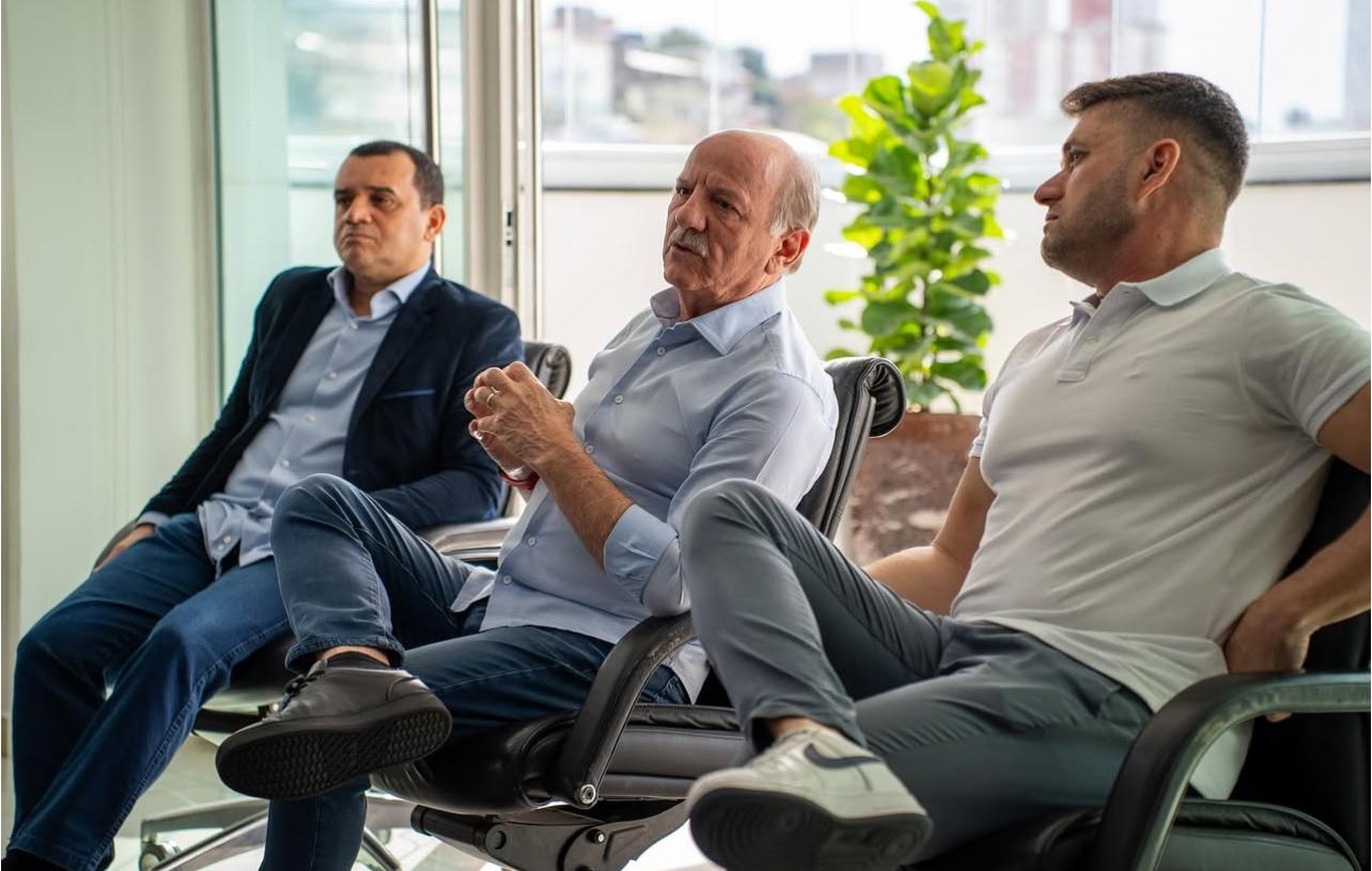 No café com Prefeito, Piteri, recebeu na manhã desta segunda-feira (28) representantes do esporte ao lado do Secretário Municipal, Tom Moisés e do Vereador, Wilden