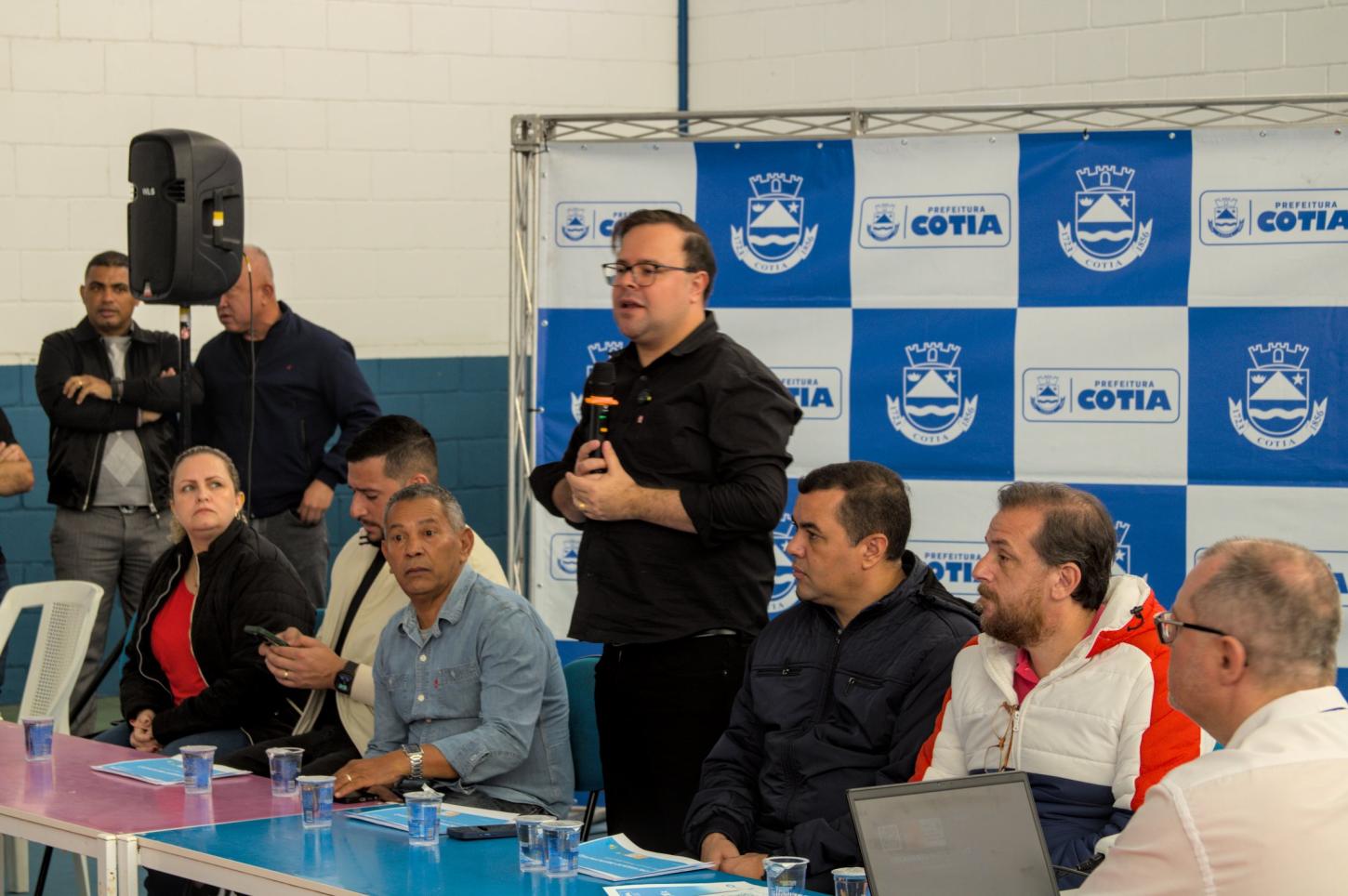 Ao lado de Centenas de moradores o Prefeito Welington Formiga participou das audiências públicas do Orçamento Participativo de Cotia