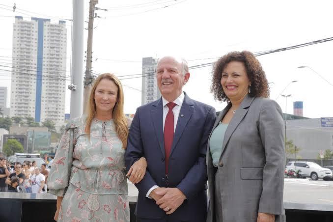 Beto Piteri, Doutora Cláudia e Damaris Piteri levam a Campanha do Agasalho para o Asilo Municipal de Barueri