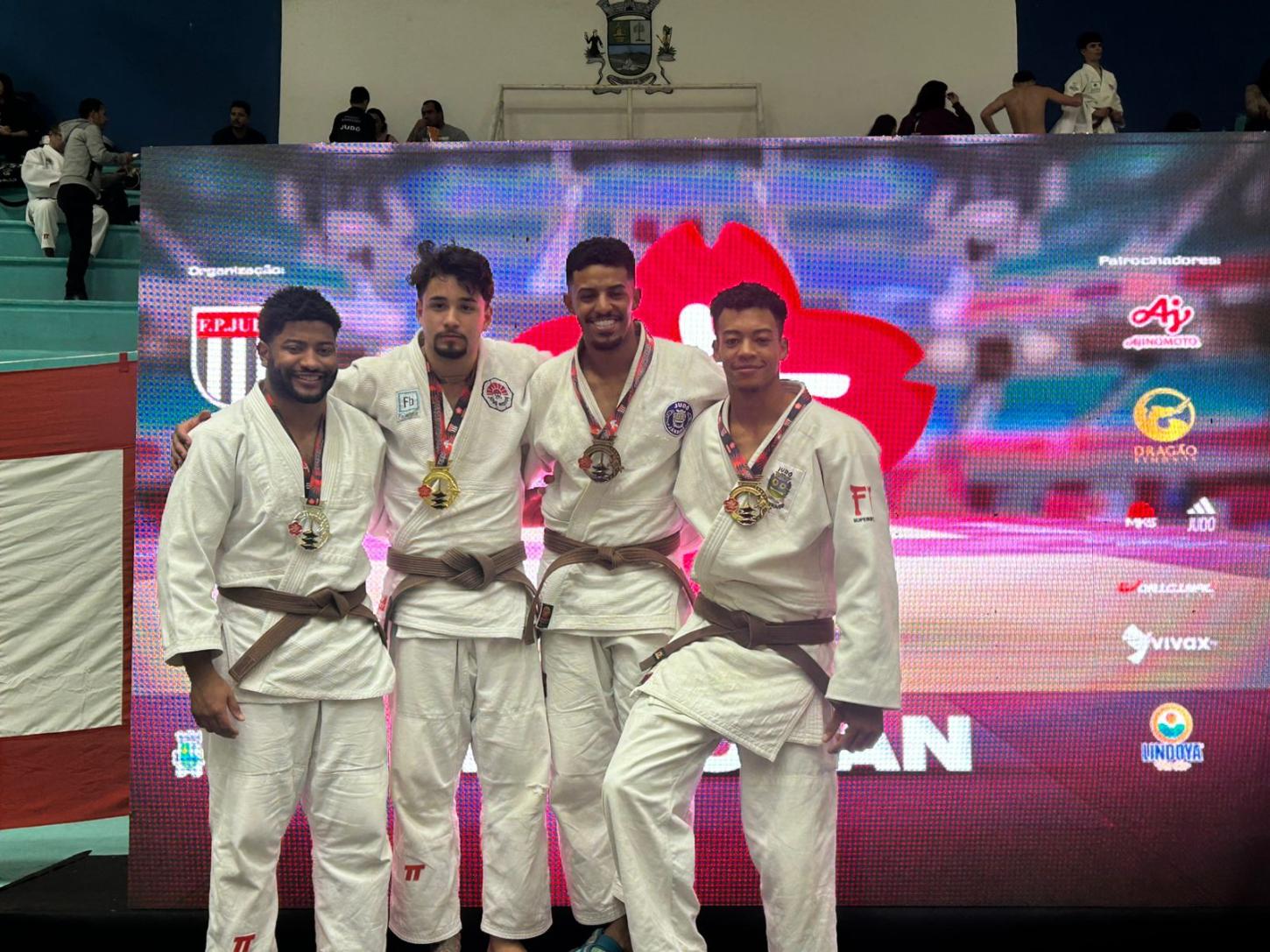 JANDIRA NO PÓDIO! Judocas da cidade conquistam mais de 10 medalhas no Torneio Budokan 2025