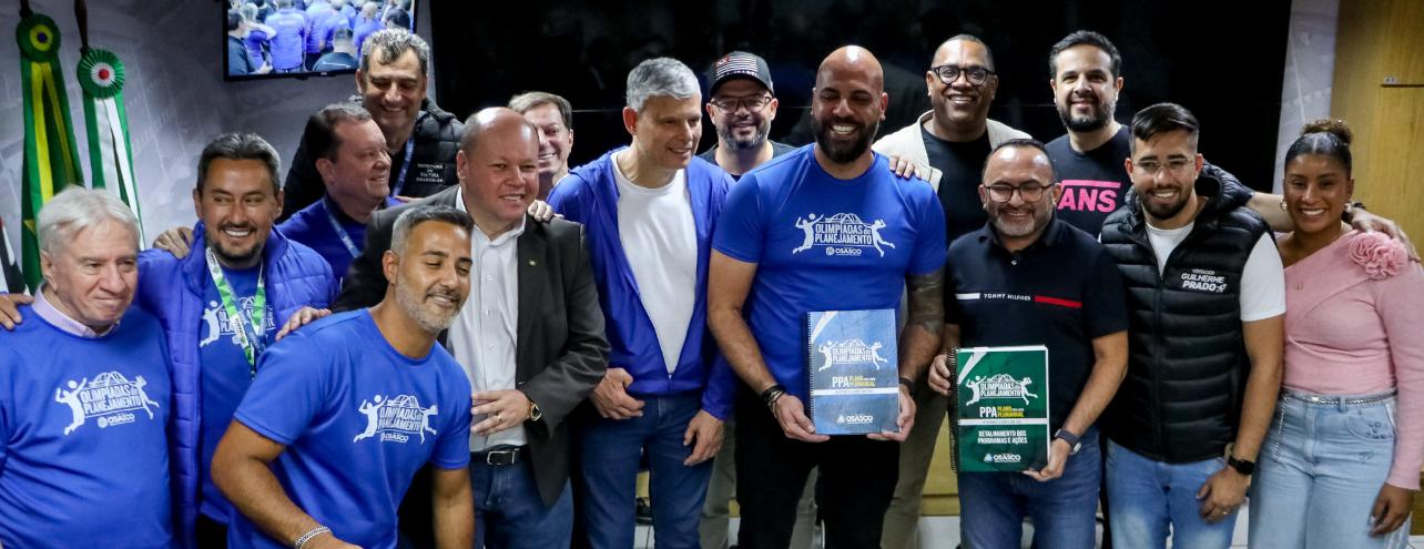 Na Câmara Municipal o Prefeito de Osasco Gerson Pessoa entregou o Plano Plurianual