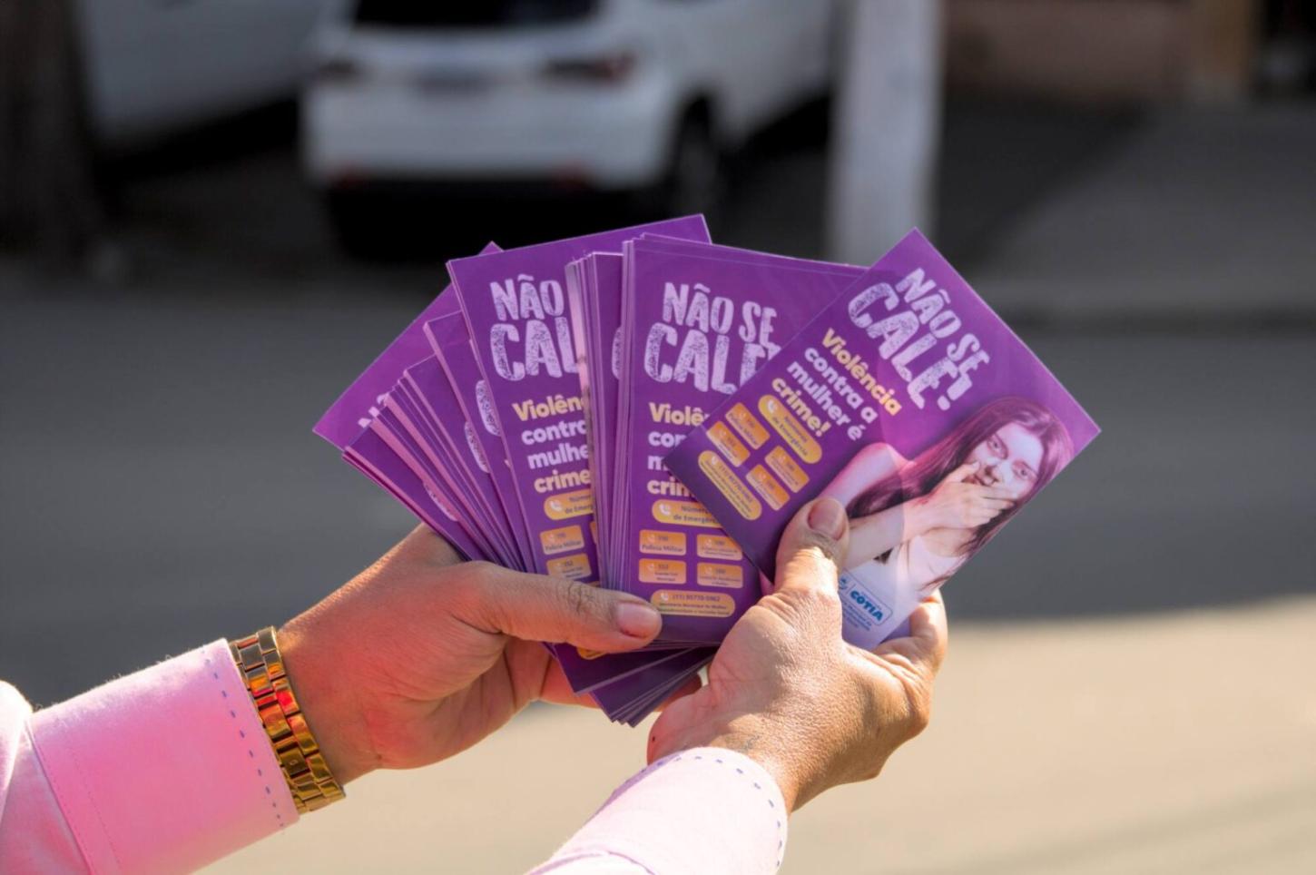 Não se Cale: Cotia realiza ação para divulgar canais de denúncia de violência contra a mulher