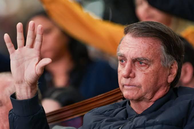 Termina nesta sexta prazo para a defesa de Bolsonaro explicar descumprimento de obrigações e risco de fuga