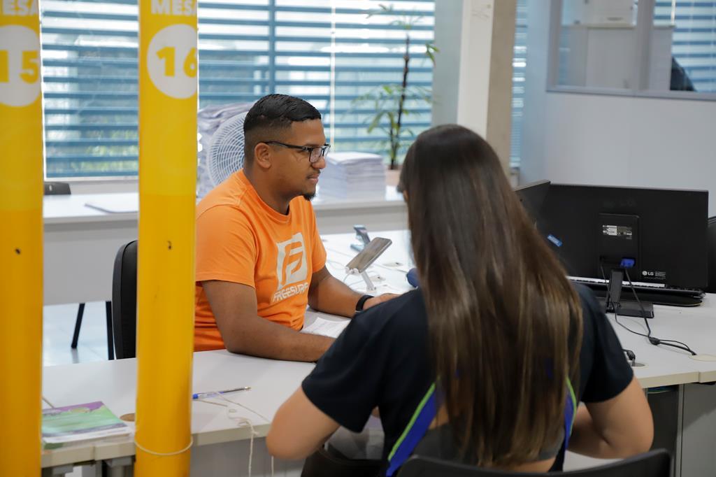 A Casa do Trabalhador de Barueri oferece 14 vagas de emprego para diversos níveis de escolaridade, com salários entre R$1.518 e R$3.500, de 30/09 a 06/10