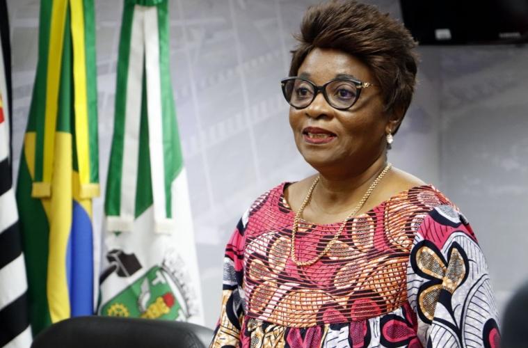 Câmara de Osasco recebe líder religiosa angolana