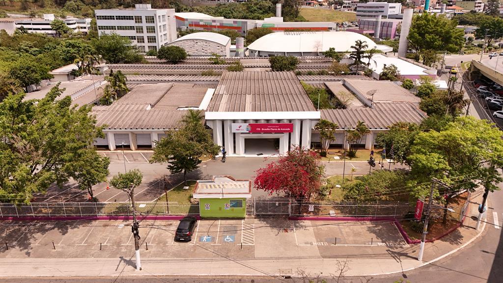 Fiebtech Aldeia da Serra se destacou na 3ª Olimpíada de Português, conquistando medalhas de prata e bronze, além de quatro certificados de honra ao mérito.