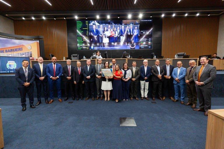 Colégio Presbiteriano Mackenzie recebe homenagem na Câmara de Barueri
