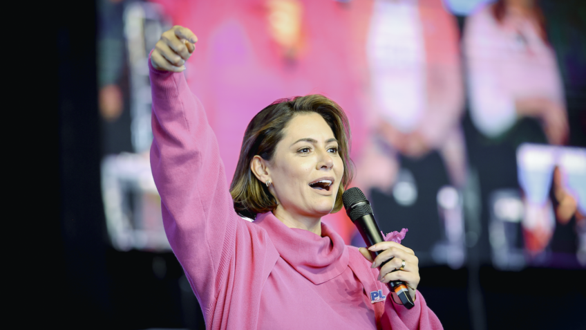 Datafolha: 8% acham que Bolsonaro deveria apoiar Flávio, 22% Michelle e 20% Tarcísio