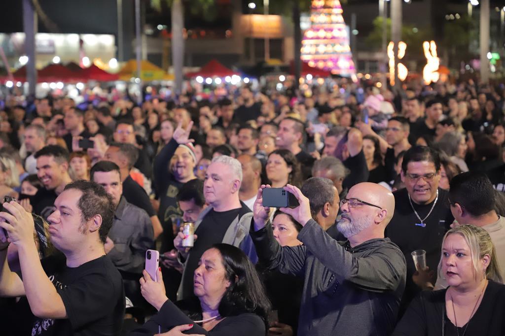 IRA! une gerações no Natal Encantado de Barueri