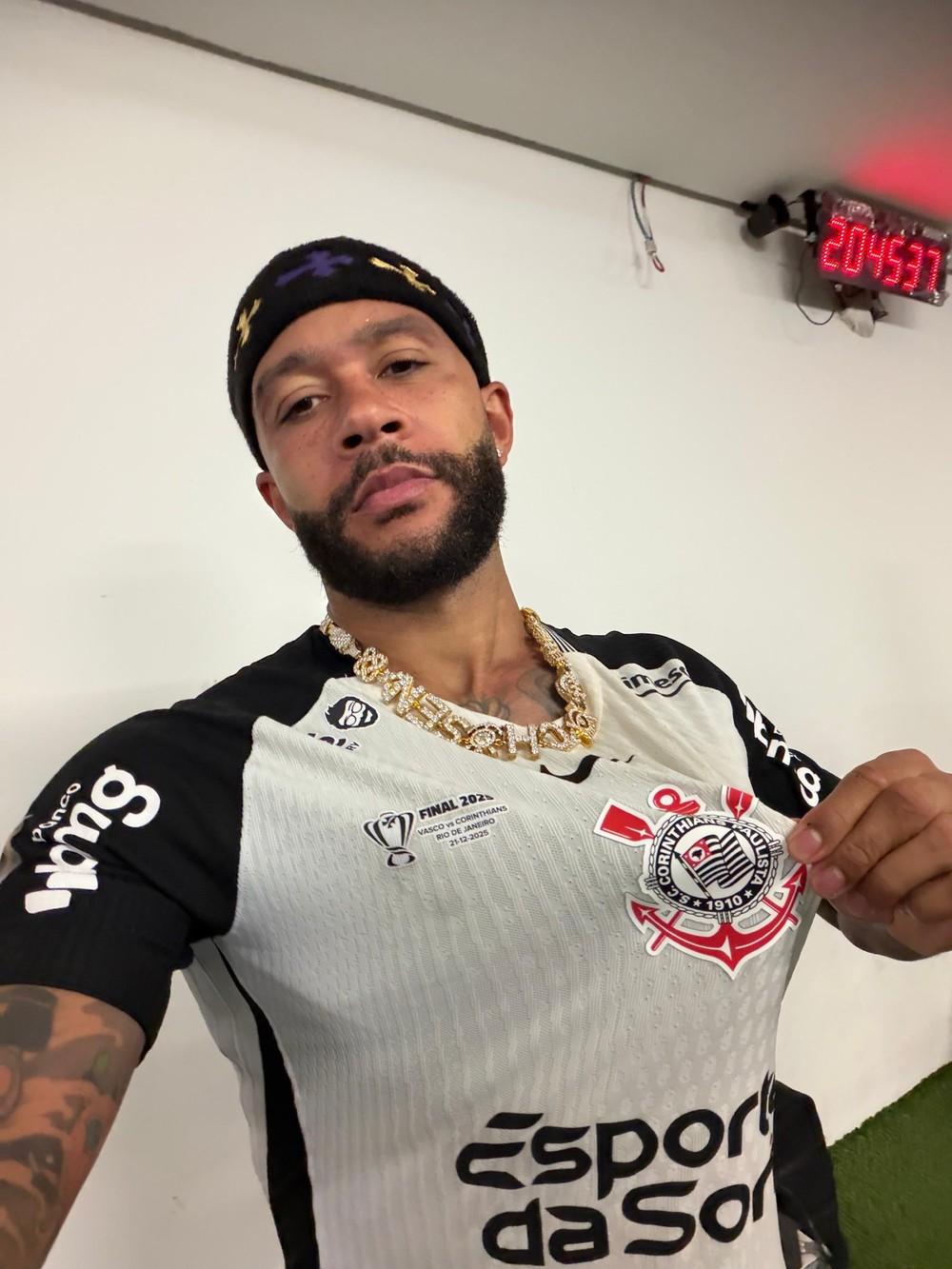 Pré-contrato, identificação e fator Copas: o que sabemos do futuro de Memphis no Corinthians