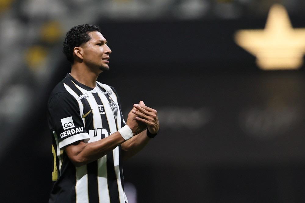 Corinthians monitora Rony, do Atlético-MG, mas custos e modelo de contratação dificultam negócio