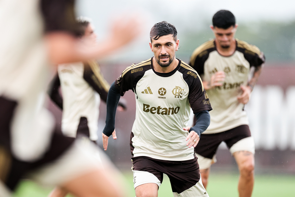 Escalação do Flamengo: com Paquetá à disposição, veja provável time de Filipe Luís na Supercopa