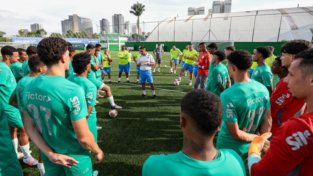 Palmeiras divulga lista da Copinha com ex-Flamengo e atletas que já atuaram pelo profissiona